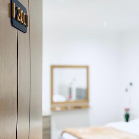 Kutal Park Inn Hotel Përmet Kültér fotó