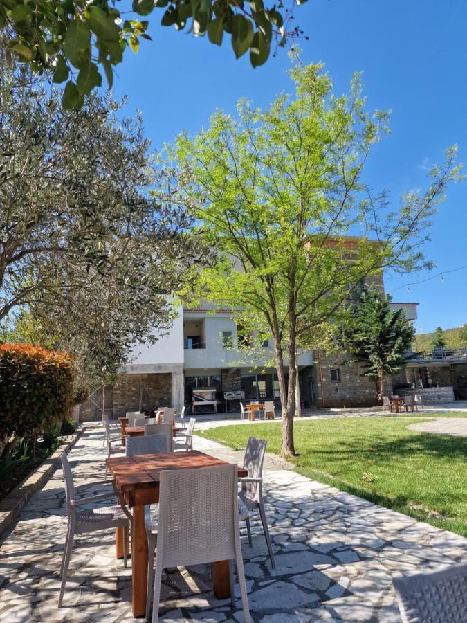 Kutal Park Inn Hotel Përmet Kültér fotó
