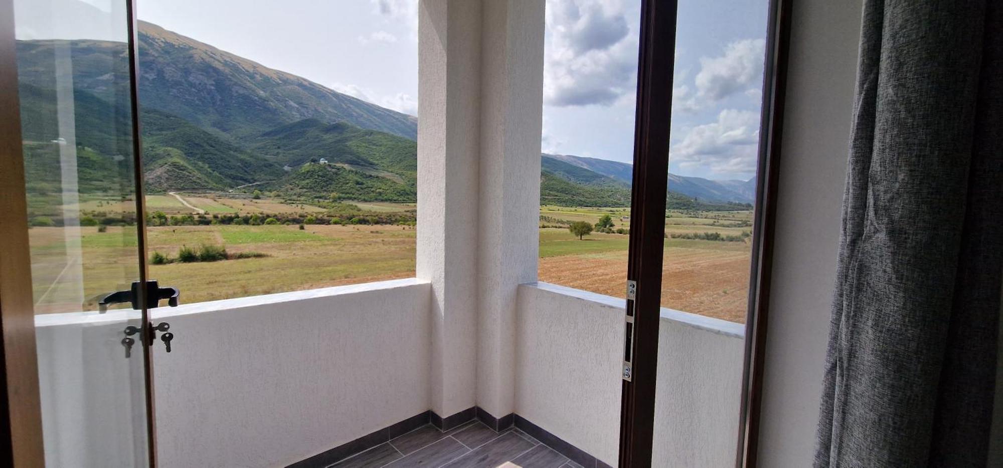 Kutal Park Inn Hotel Përmet Kültér fotó