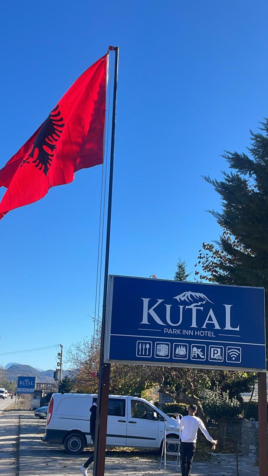 Kutal Park Inn Hotel Përmet Kültér fotó