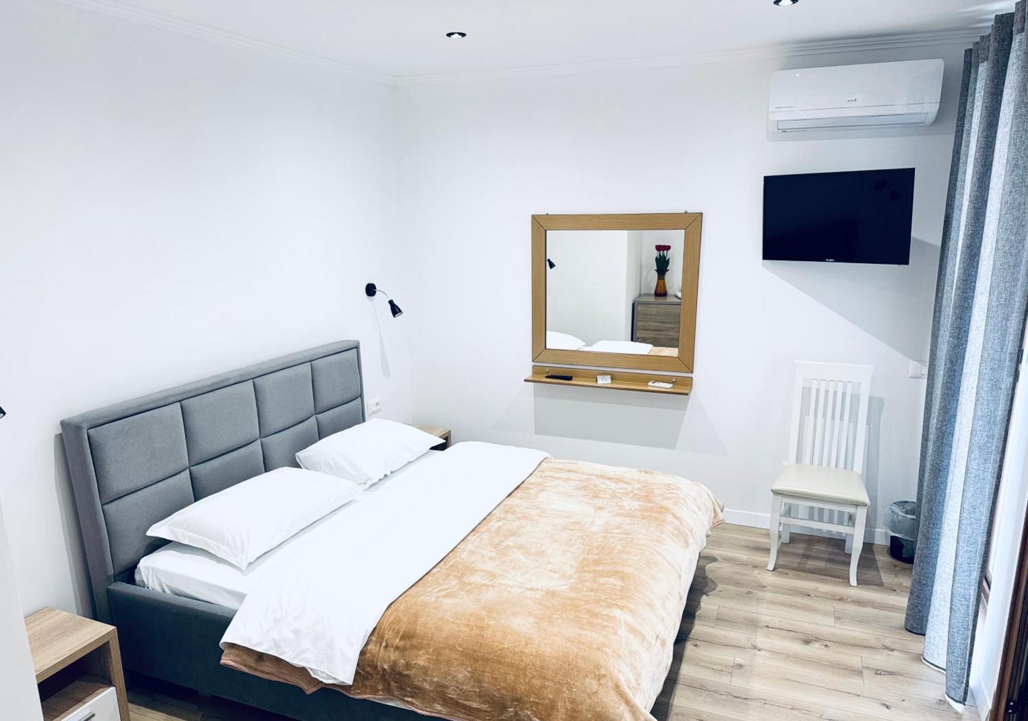 Kutal Park Inn Hotel Përmet Kültér fotó