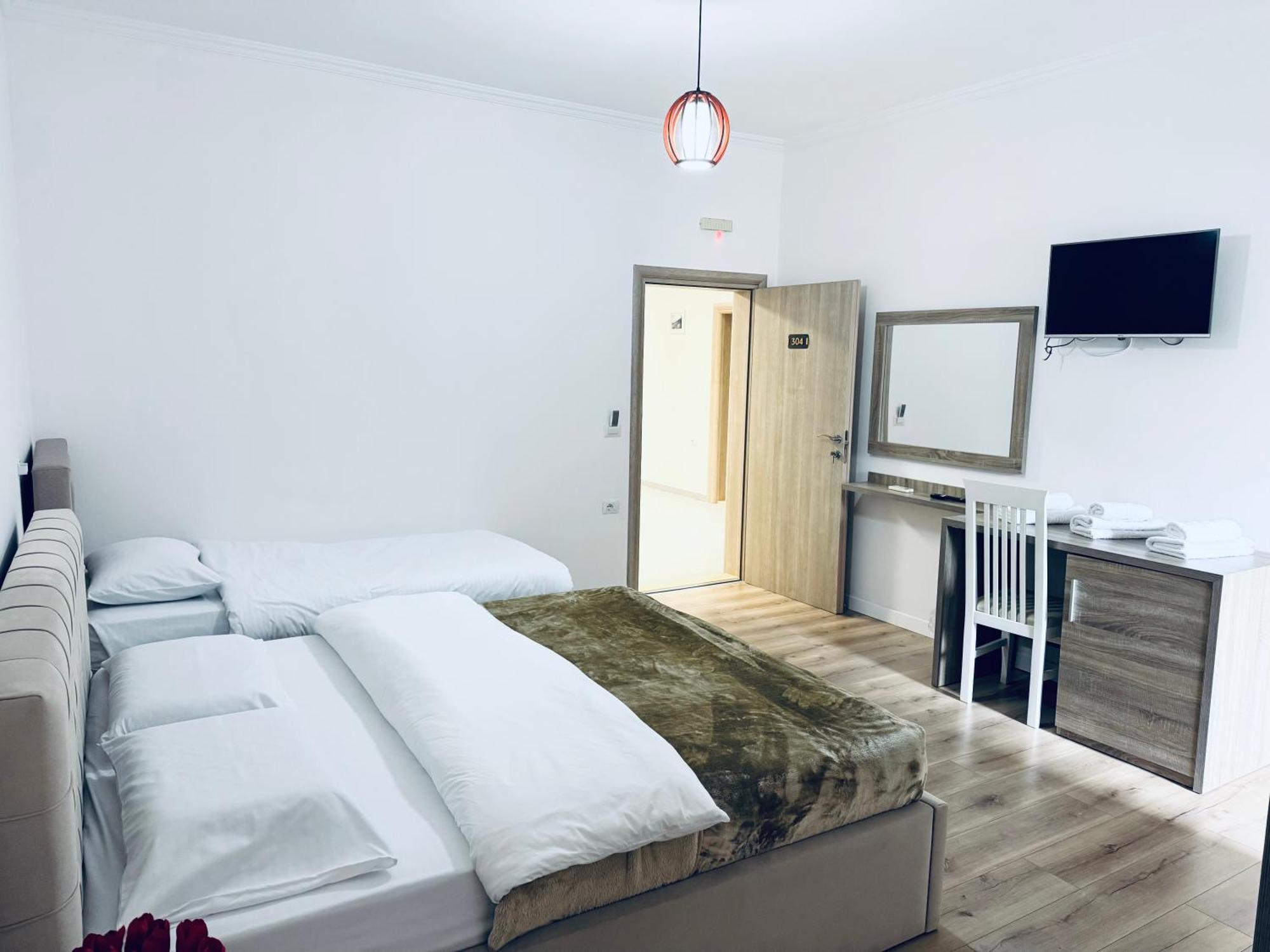 Kutal Park Inn Hotel Përmet Kültér fotó