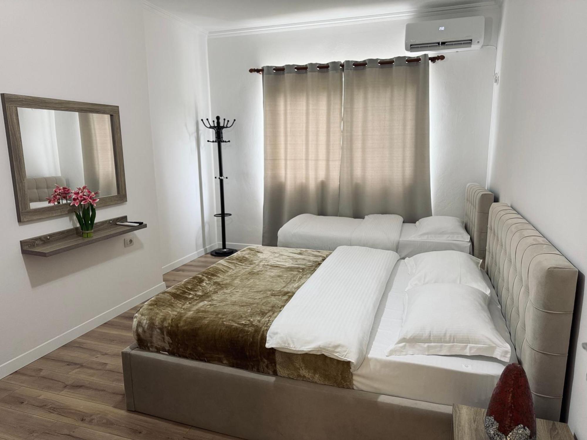 Kutal Park Inn Hotel Përmet Kültér fotó