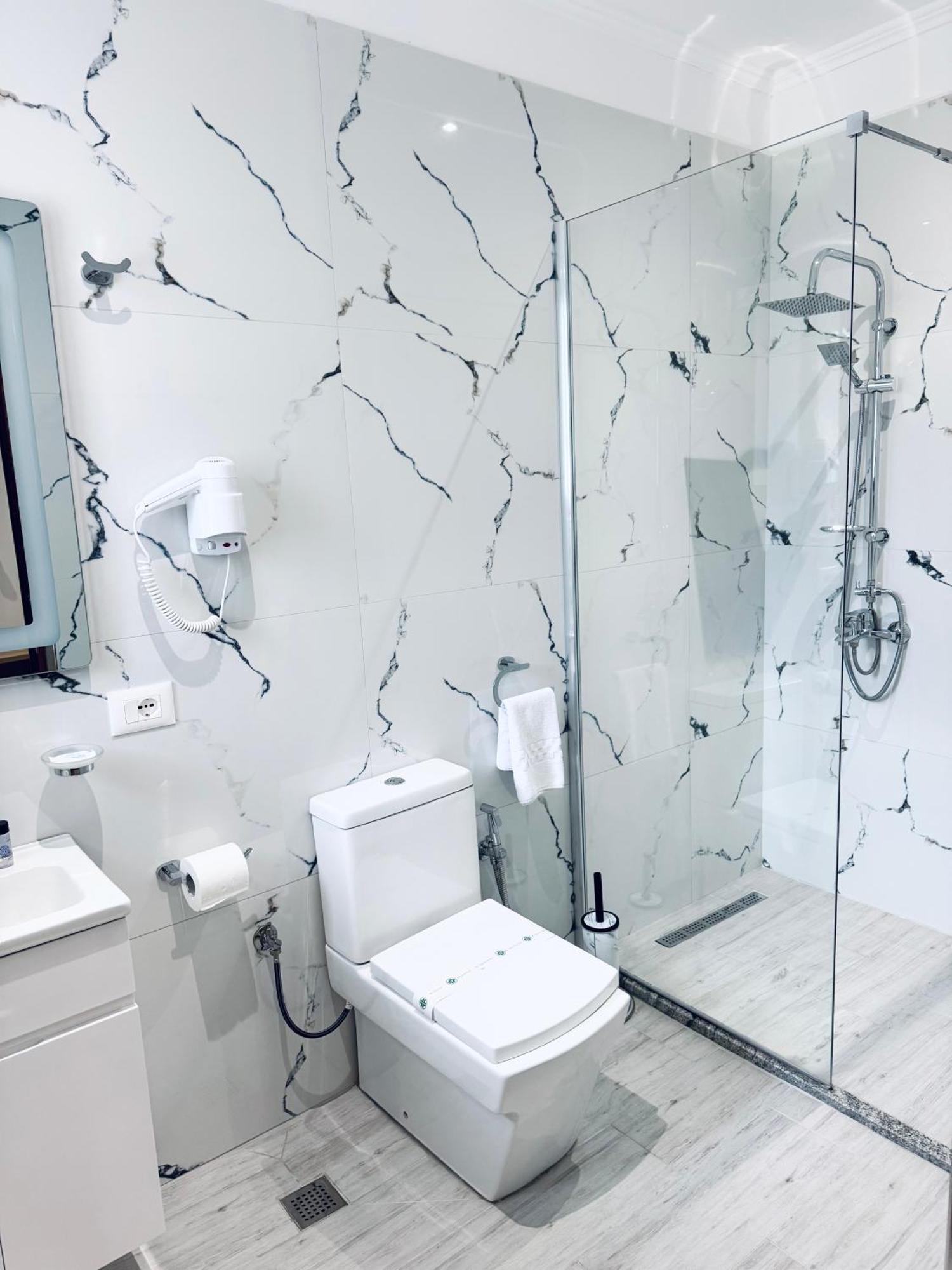 Kutal Park Inn Hotel Përmet Kültér fotó