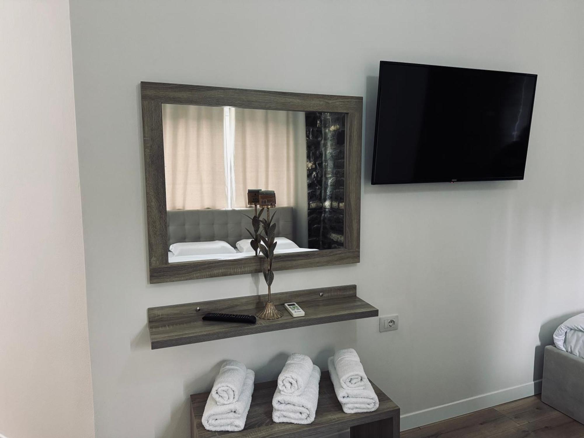 Kutal Park Inn Hotel Përmet Kültér fotó